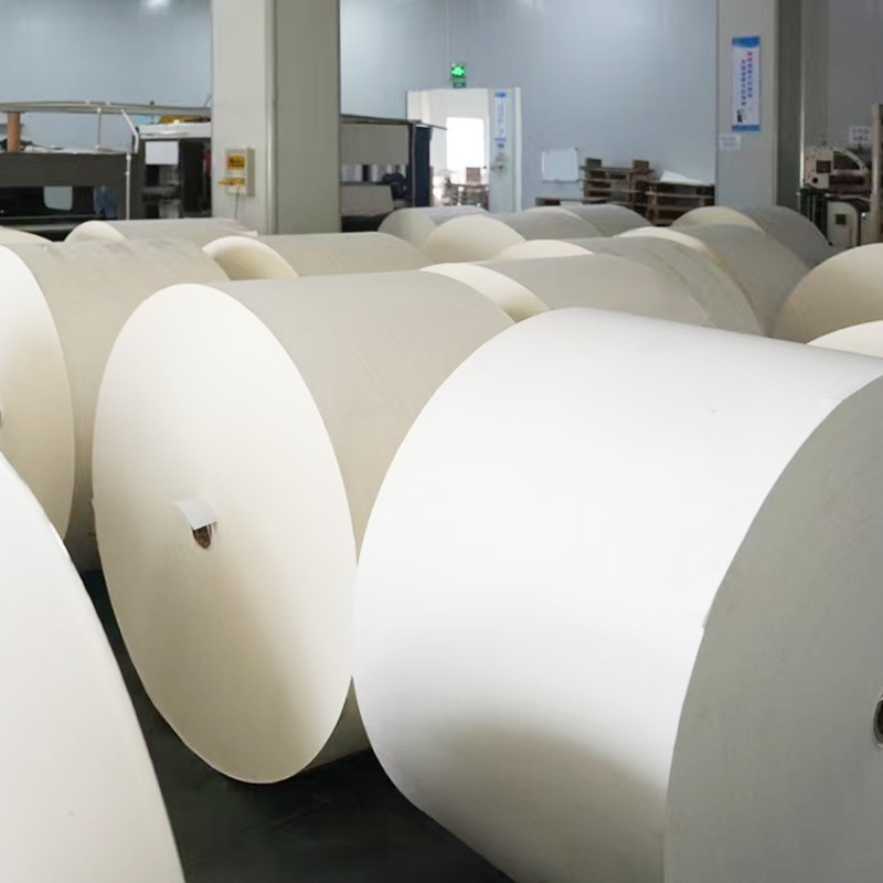 Компостируемая пластиковая чашка с покрытием.